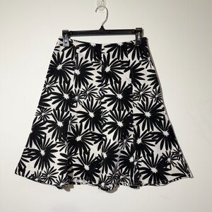 Vintage i.e. PETITE Black & White Floral A-Line Skirt  100% Cotton Sz 4P Y2K